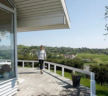 Three-bedroom Holiday In 49